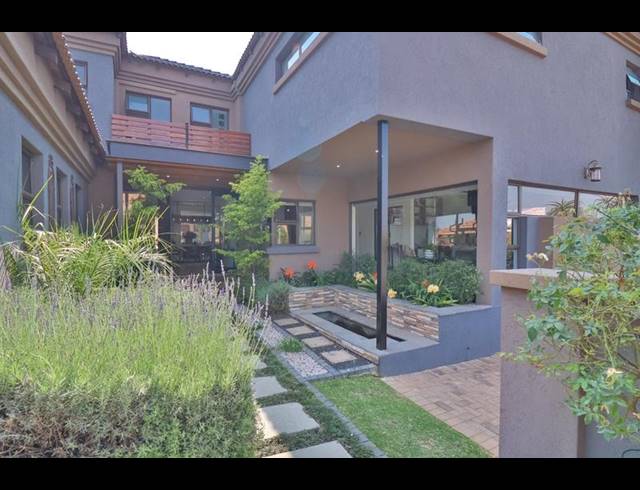 5 BEDROOM HOUSE FOR SALE IN MIDSTREAM ESTATE